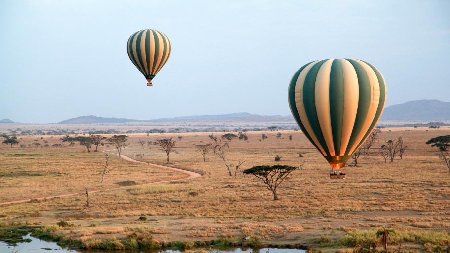 Hot air balloon in Serengeti