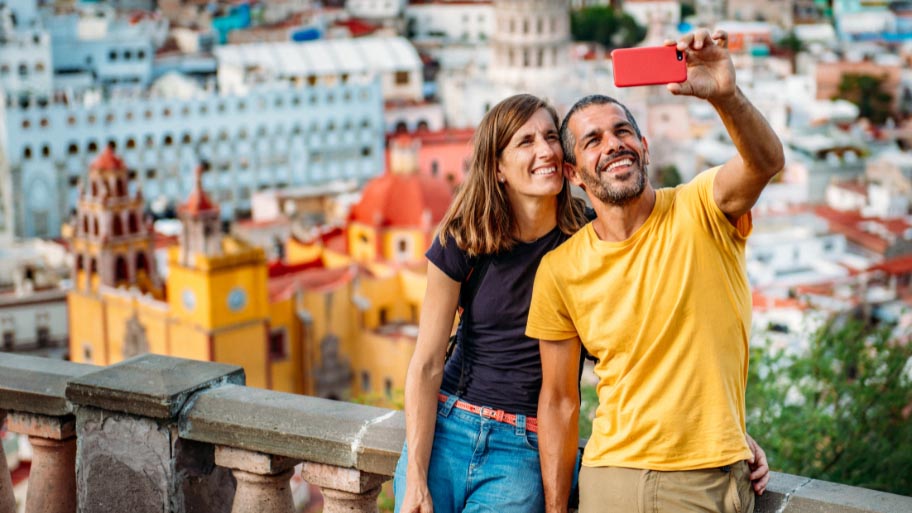 Couple touring Mexico