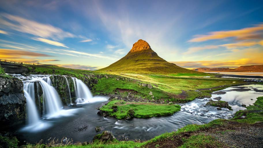 Northern Light, Aurora borealis at Kirkjufell in Iceland